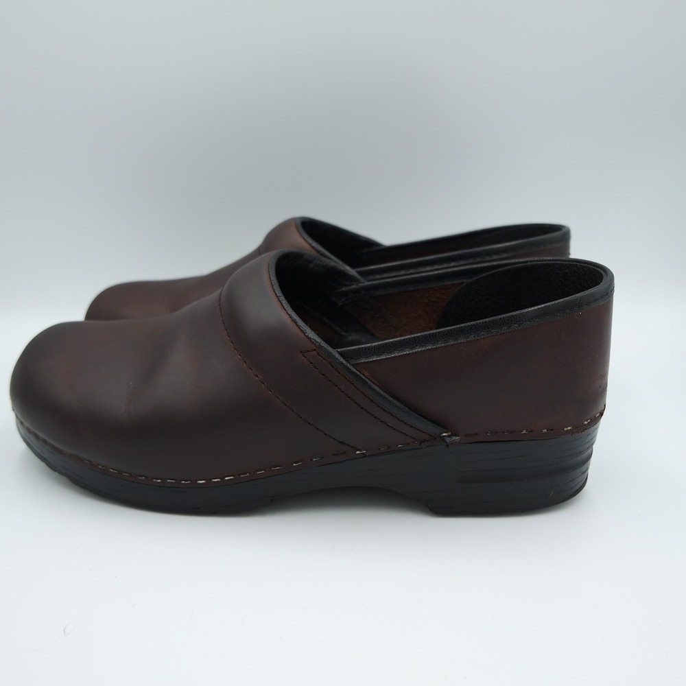 Dansko Professional Brown Oiled Leather Clogs Womens Size 43 US 12-12.5 Workwear